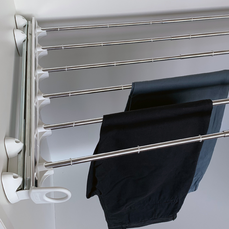 Pull-out width adjustable trousers rack white - bright aluminium 2